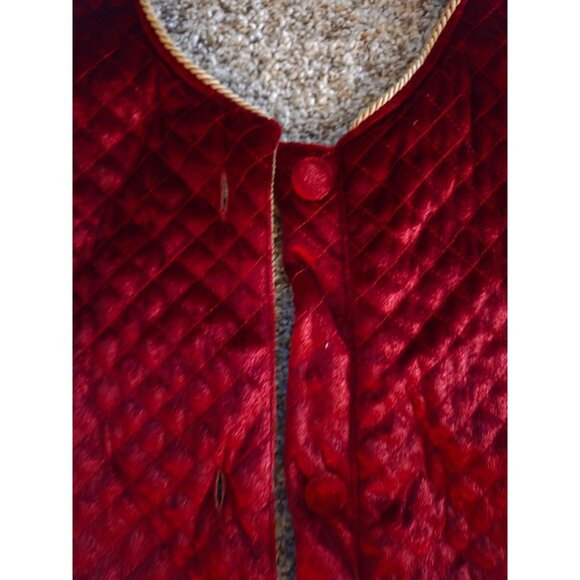 Red Quilted Velvet Christmas Tree Skirt Gold Trim Button Closure - Picture 2 of 10